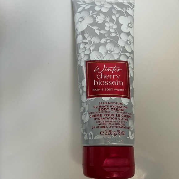 Bath and Body Works Winter Cherry Blossom Body Cream - Picture 4 of 4